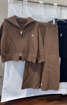 В`язаний костюм-двійка для дівчат Gobolina Baby 2520, колір коричневий