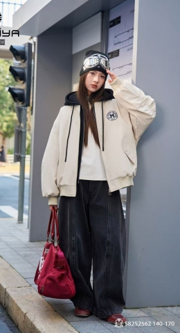 Демісезона куртка-бомбер для дівчат Gobolina Baby 8252562, колір бежевий