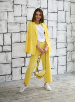 Трикотажный костюм для девочки Filatova, цвет желтый